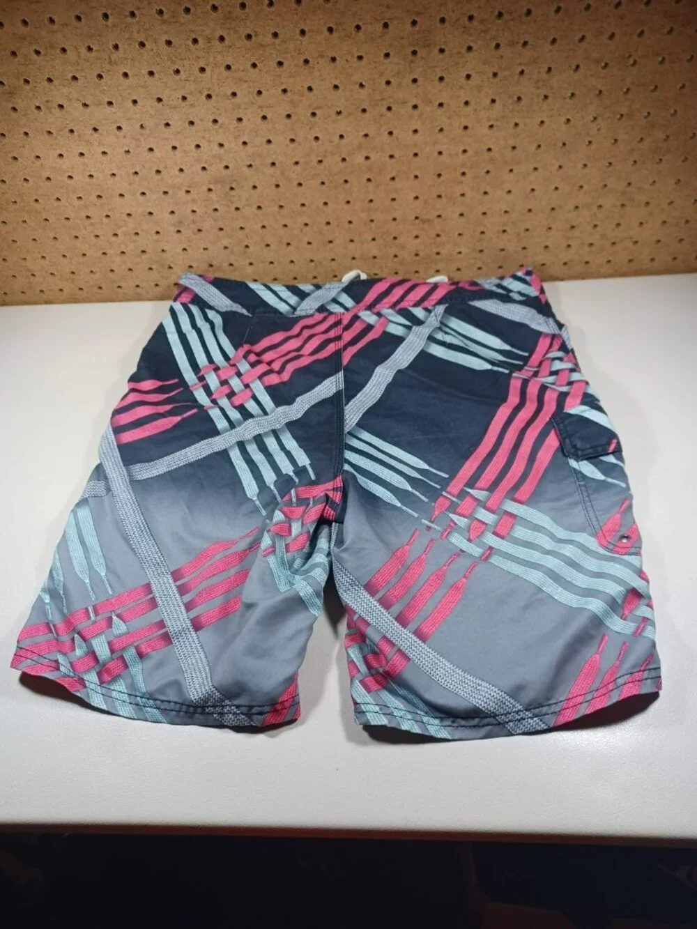 Nike mens black red gray Shoe Laces swim board shorts 34 451791 393
